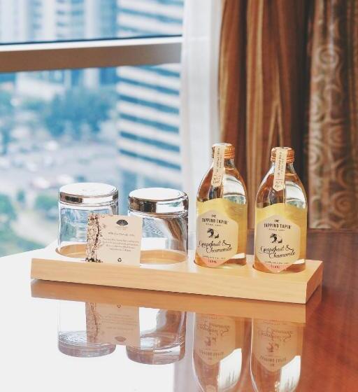 Club Room King Bed, Mandarin Oriental Kuala Lumpur