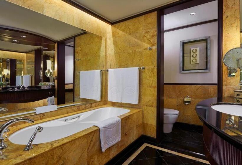 اتاق کلوب با چشم‌انداز, Mandarin Oriental Kuala Lumpur