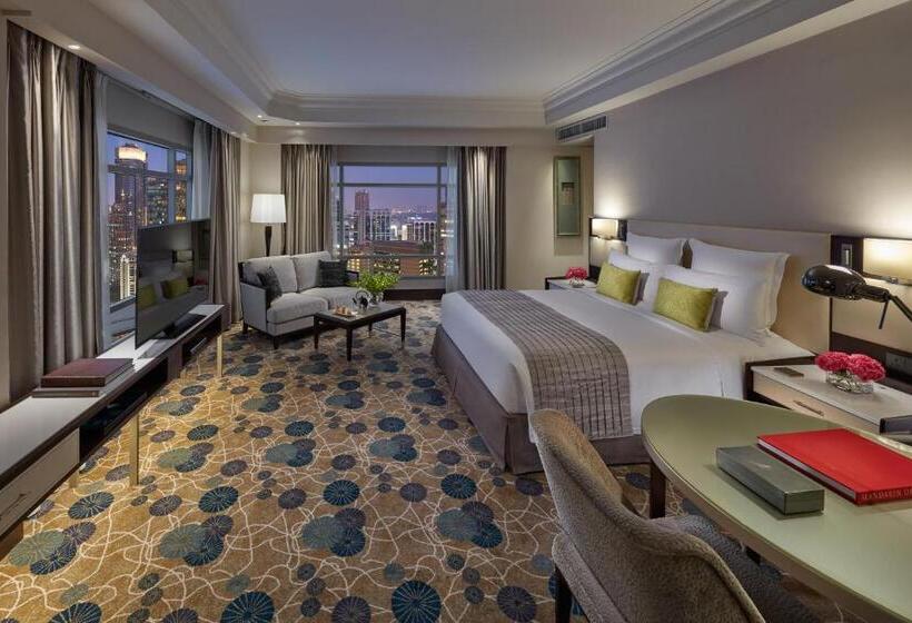اتاق اجرایی با تخت بزرگ, Mandarin Oriental Kuala Lumpur