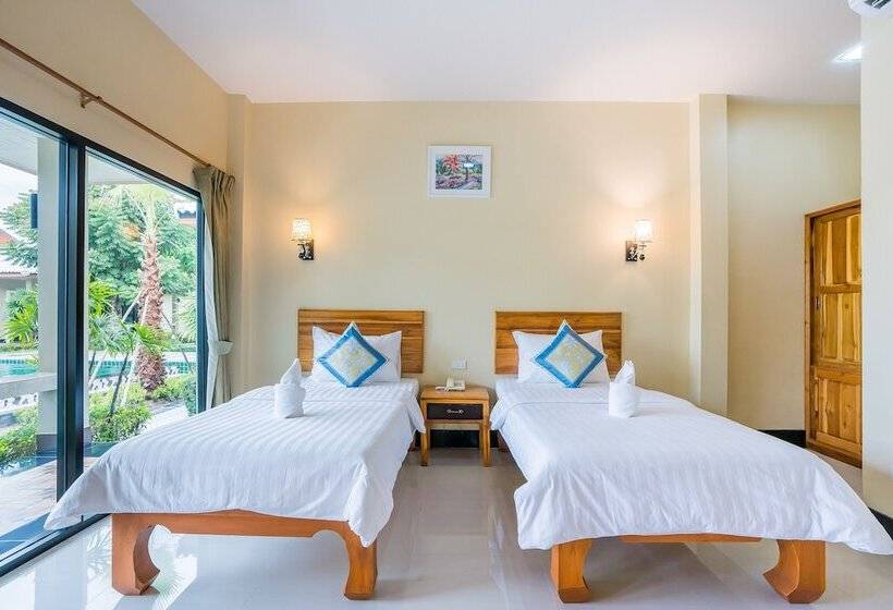 수피리어 룸 풀장 전망, Tontan Resort Chaam
