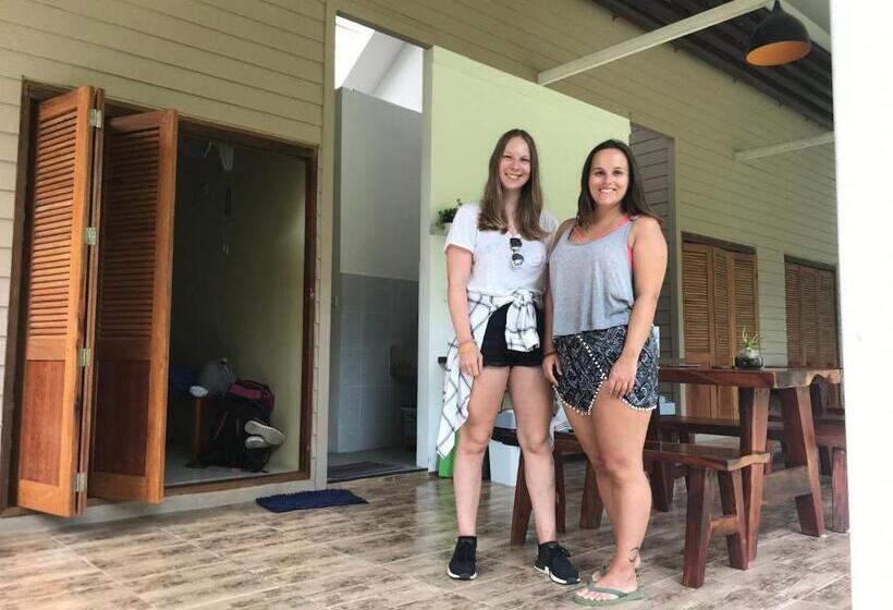 エコノミールーム, Baan Hinlad Home And Hostel