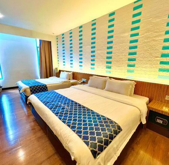 Трехместный Номер Deluxe, New World Express Motel