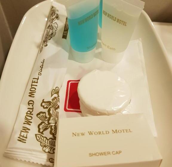 Номер Superior, New World Express Motel