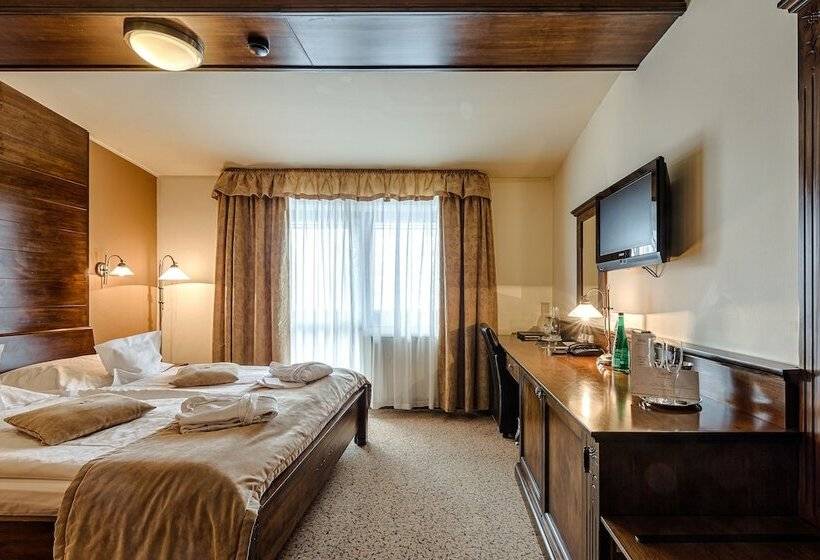 Люкс Премиум, Aplend Wellness Hotel Borovica