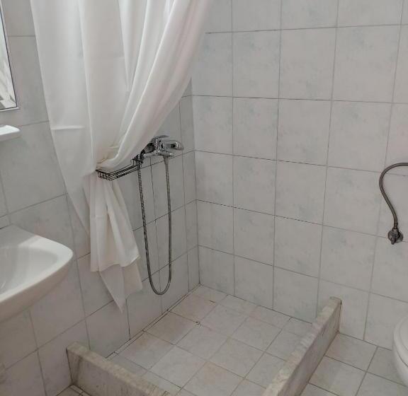 ２ベッドルームアパートメント, Tondoris Apartments