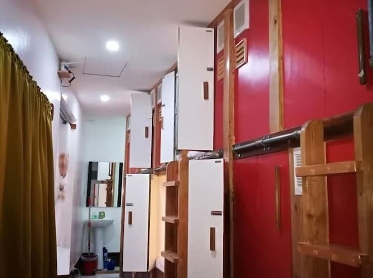 تختخواب در اتاق مشترک, 8th Street Hostel