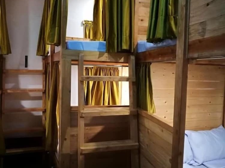 اتاق استاندارد چهار تخته, 8th Street Hostel