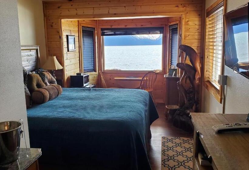 اتاق لوکس با چشم‌انداز دریا, Resurrection Lodge On The Bay
