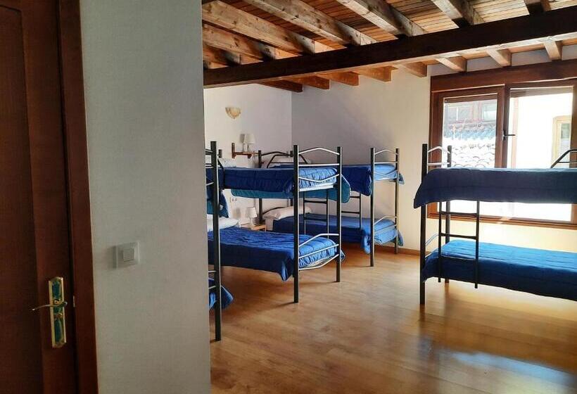 تختخواب در اتاق مشترک, La Casa De Mi Abuela