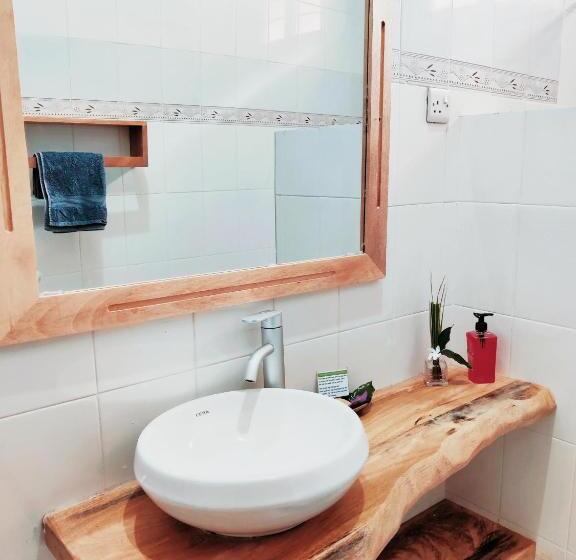 غرفة قياسية سرير كينج, Hakuna Matata Villa