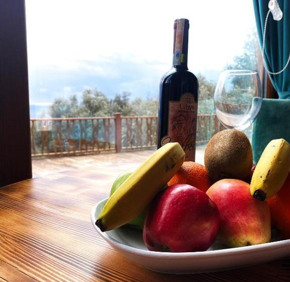 Bungalow Familiar, Kabak Armes