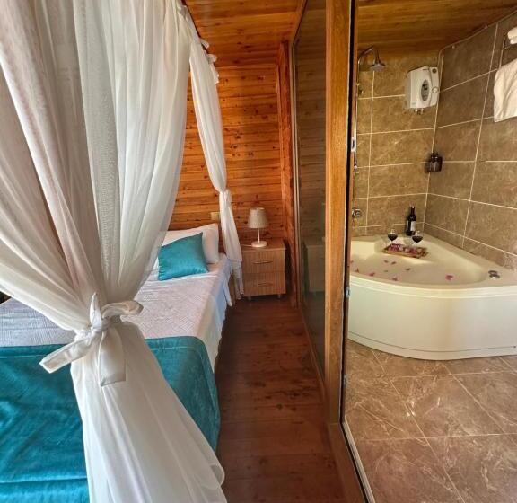 Bungalow Familiar, Kabak Armes