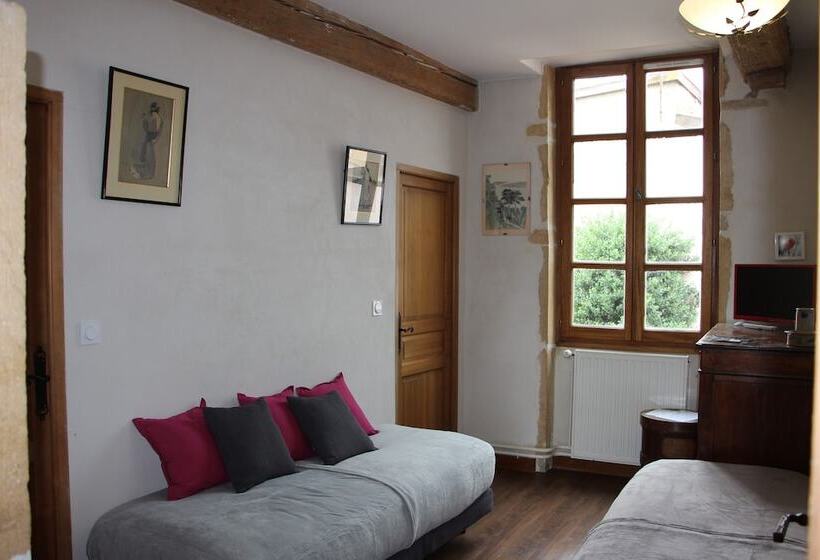 Семейный Номер, Le Relais Des Dames