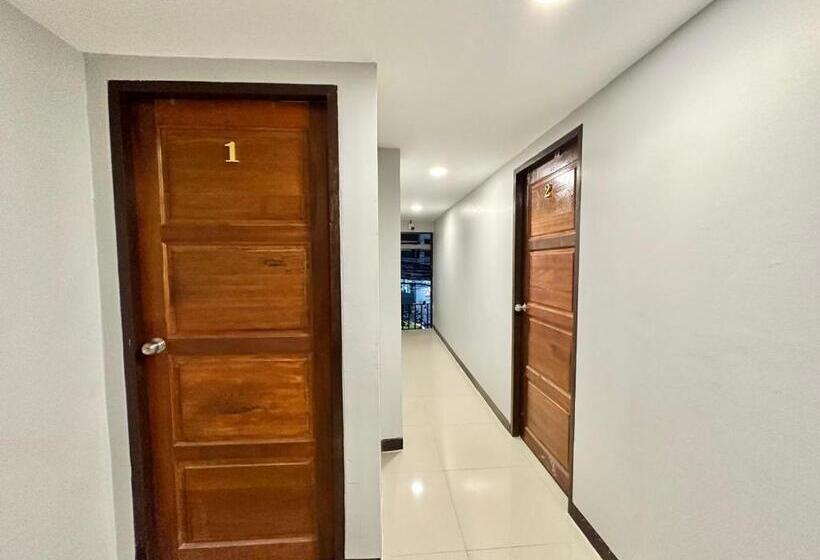 اتاق استاندارد, Baan At Khaosan Hostel