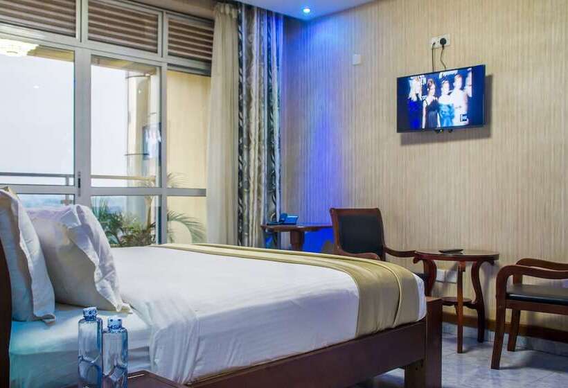 اتاق استاندارد یک نفره, Eliana Kampala