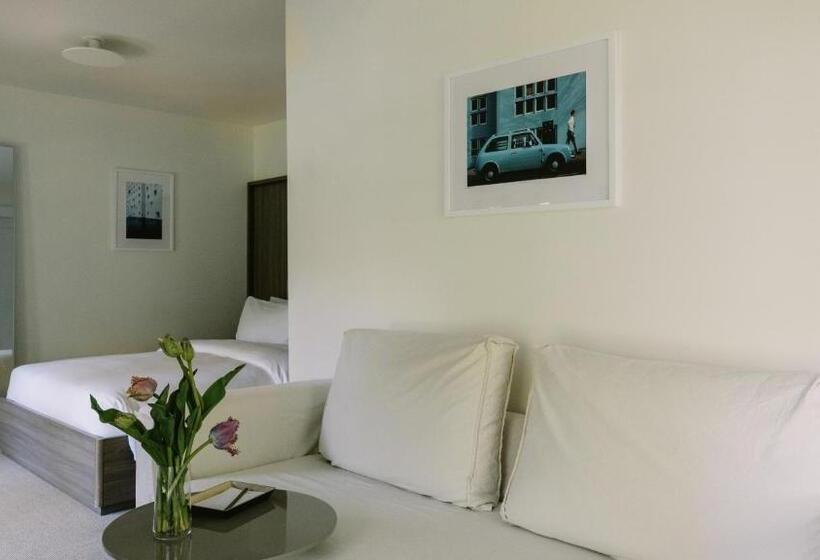 Номер Стандарт, The Roundtree, Amagansett