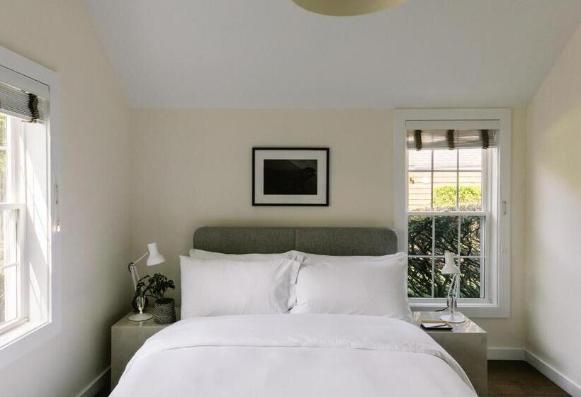 Люкс, The Roundtree, Amagansett