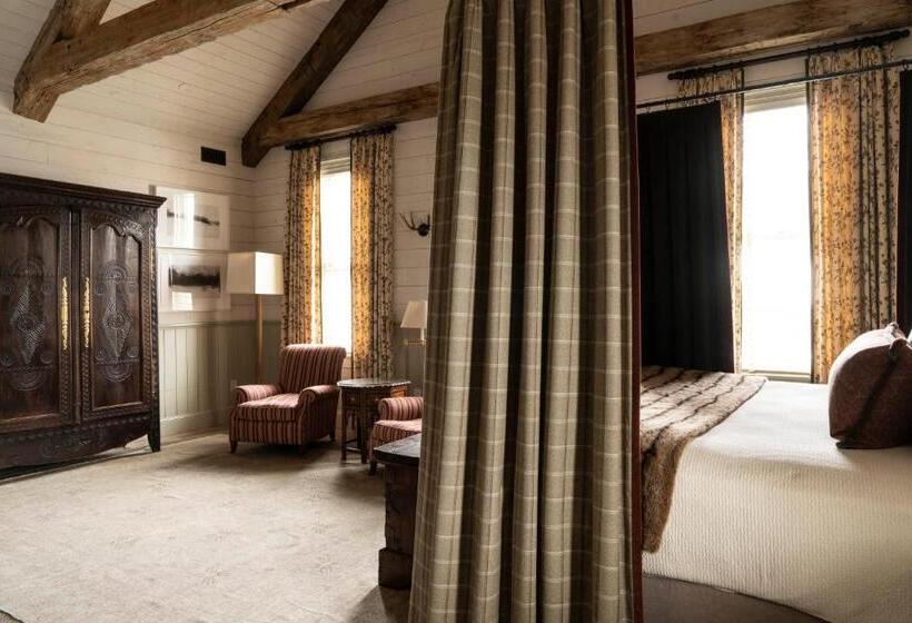 Президентский Люкс, Eleven Scarp Ridge Lodge