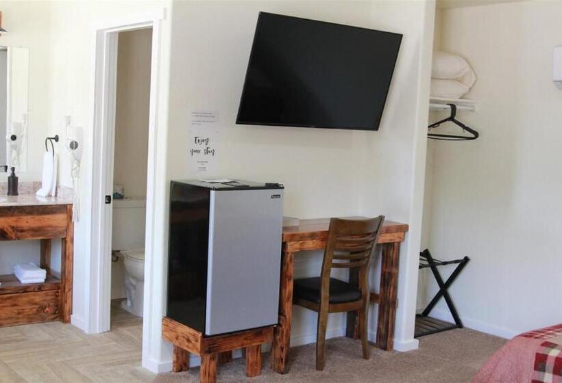 Четырехместный Номер Стандарт, Hurricane Hideaway Lodging