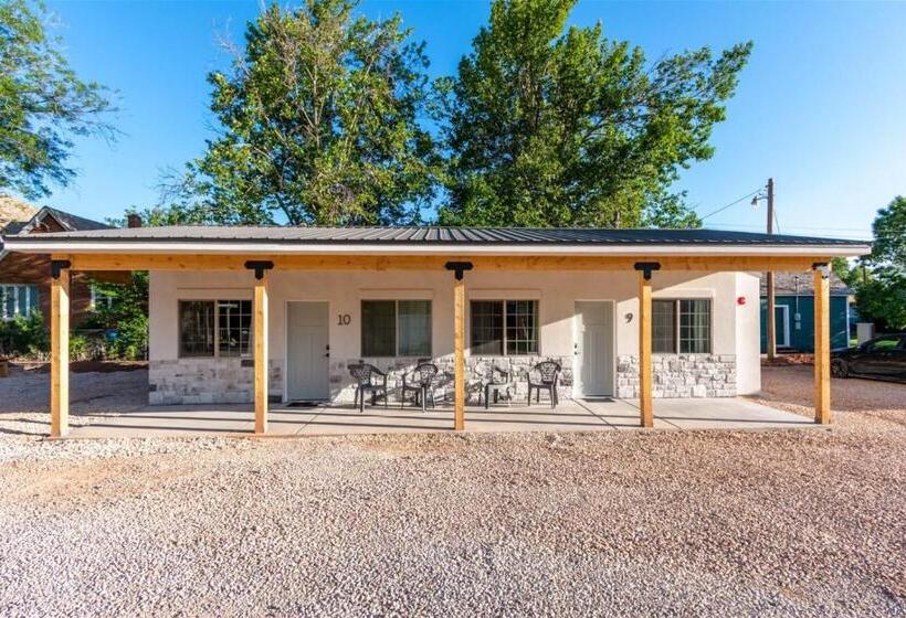 Номер Стандарт, Hurricane Hideaway Lodging