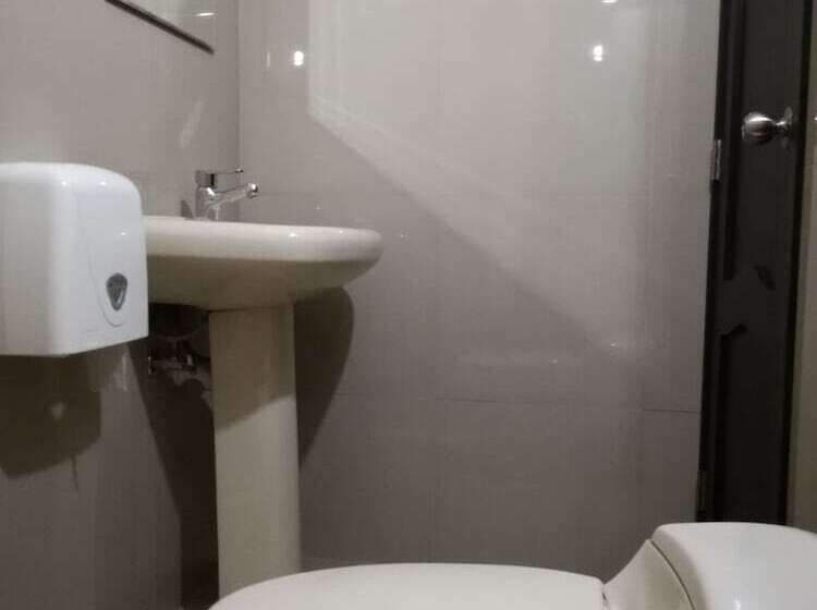 标准三人间, Dc Suites Aeropuerto