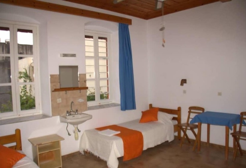 غرفة قياسية ثلاثية حمام مشترك, Medieval Rose Guest House