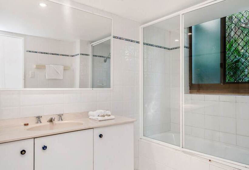 アパートメント・エコノミー2寝室, Bayview Beachfront Apartments, In Town Right On The Beach