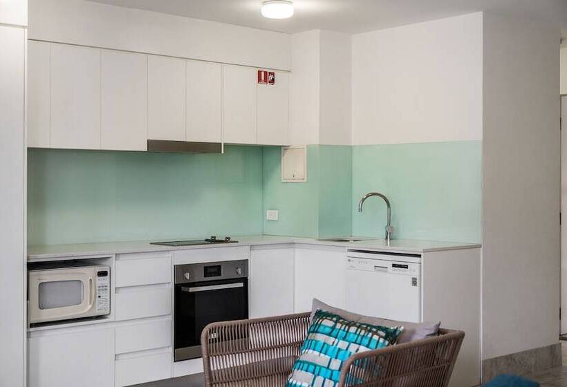 ２ベッドルームのスーペリアアパートメント, Bayview Beachfront Apartments, In Town Right On The Beach