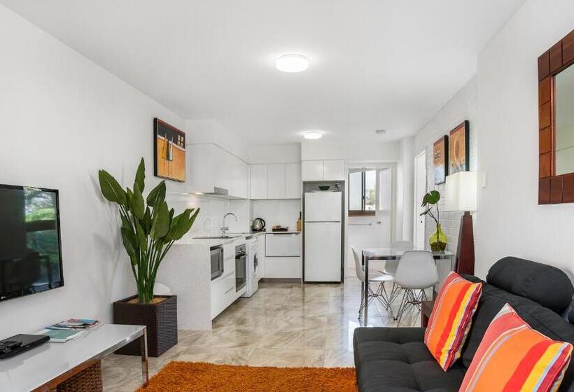 １ベッドルームアパートメント, Bayview Beachfront Apartments, In Town Right On The Beach