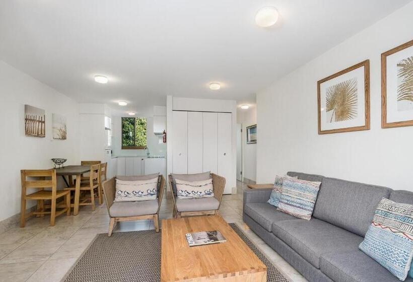 ２ベッドルームアパートメント, Bayview Beachfront Apartments, In Town Right On The Beach