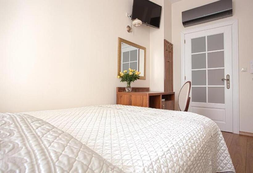 Номер Стандарт Индивидуальный, Aparthotel Grodzka 21