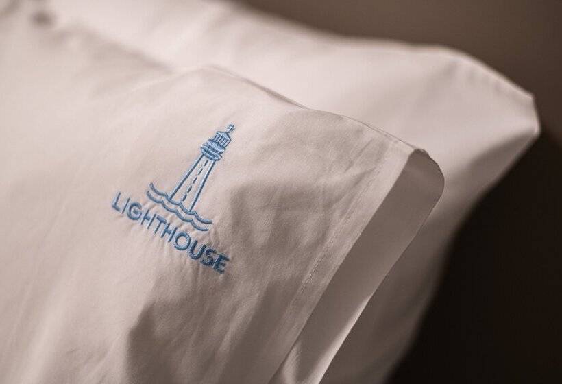 غرفة قياسية, Lighthouse