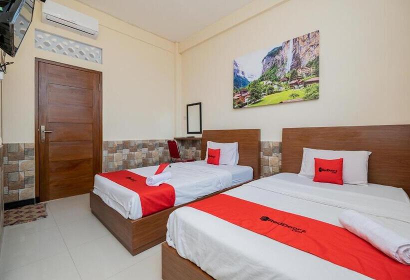 Номер Стандарт, Reddoorz Syariah Near Batu Night Spectacular