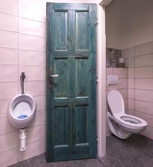 Четырехместный Номер Стандарт, Castle Wall Inn
