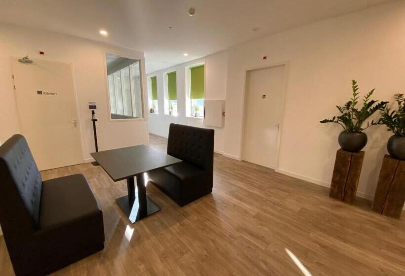 标准单人间共用浴室, Short Stay Wageningen