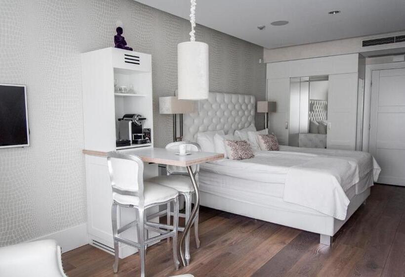 Номер Deluxe, Varbergs Stadshotell & Asia Spa