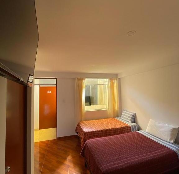Номер Стандарт Трехместный, Hostal Sotillo