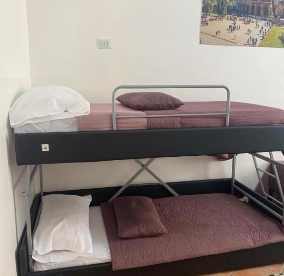 تختخواب در اتاق مشترک, Zidan Guest House