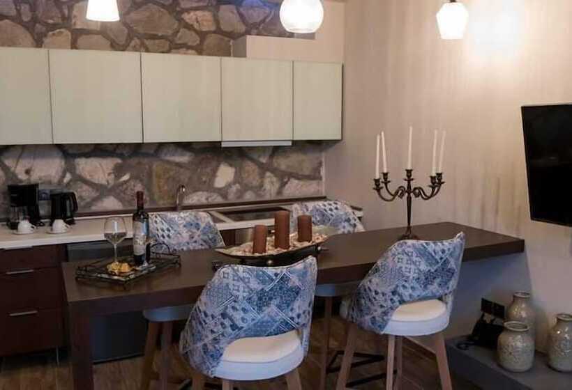 Люкс Повышенной Комфортности, Vintage Suites Trikala