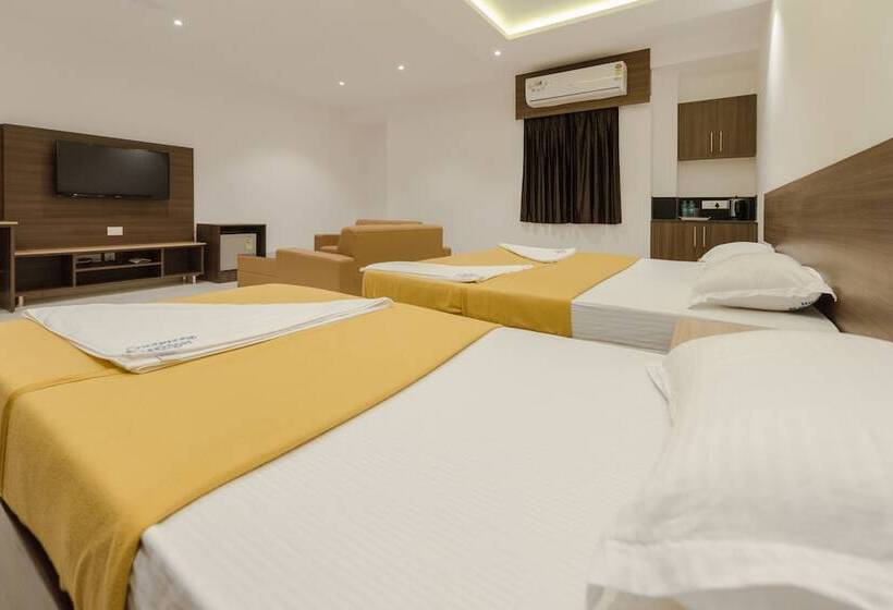 Номер Стандарт Трехместный, Karuna Residency