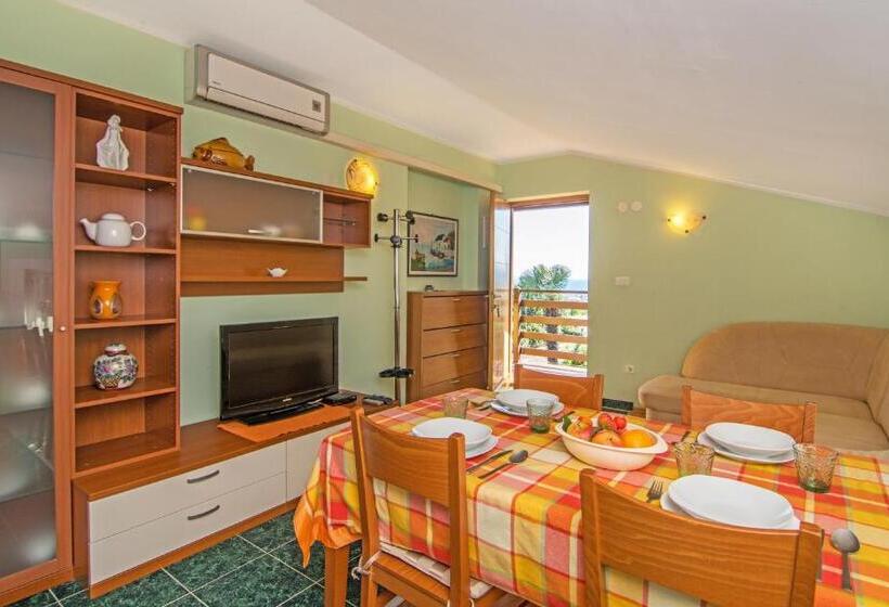 آپارتمان 1 خوابه با بالکن و چشم‌انداز دریا, Apartments And Rooms Vila Irma