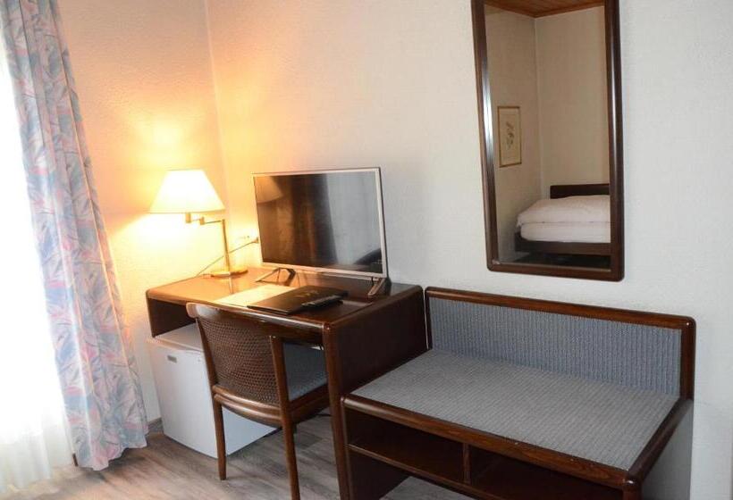 Номер Стандарт, Gasthof Lowen Worb Bei Bern