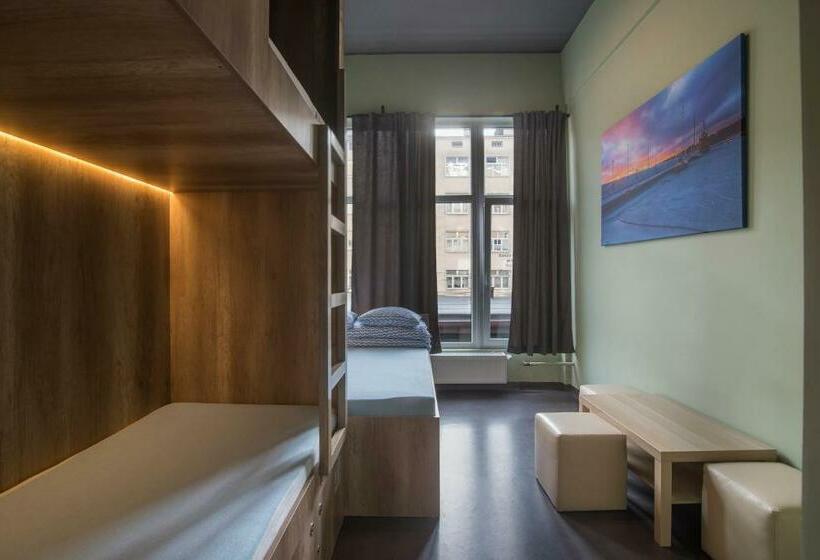 Семейный Номер, 110 Hostel