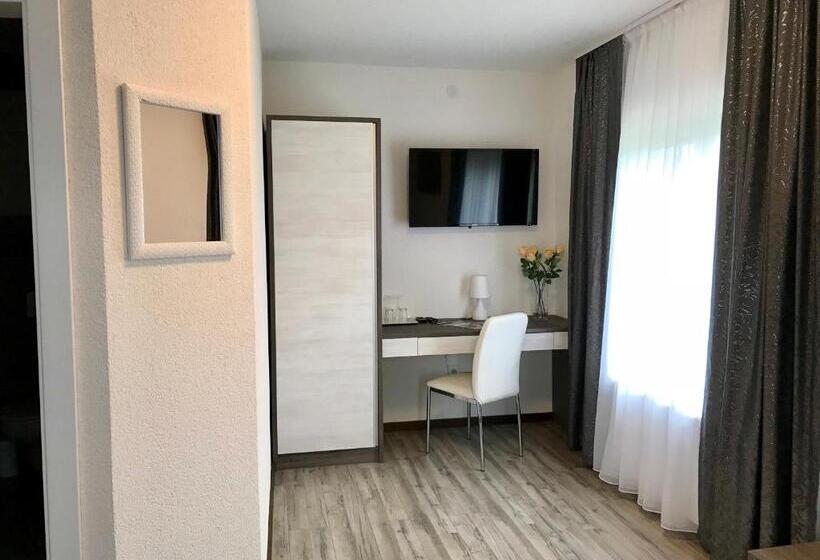 اتاق لوکس, Guest House Klanfar