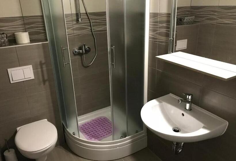 اتاق لوکس, Guest House Klanfar