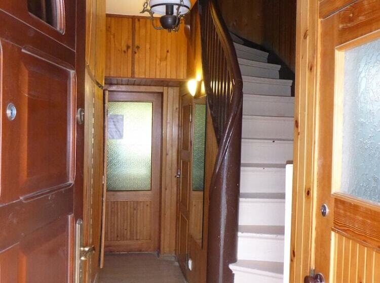 Семейный Номер Совместный Санузел, Folks Village Plowce House