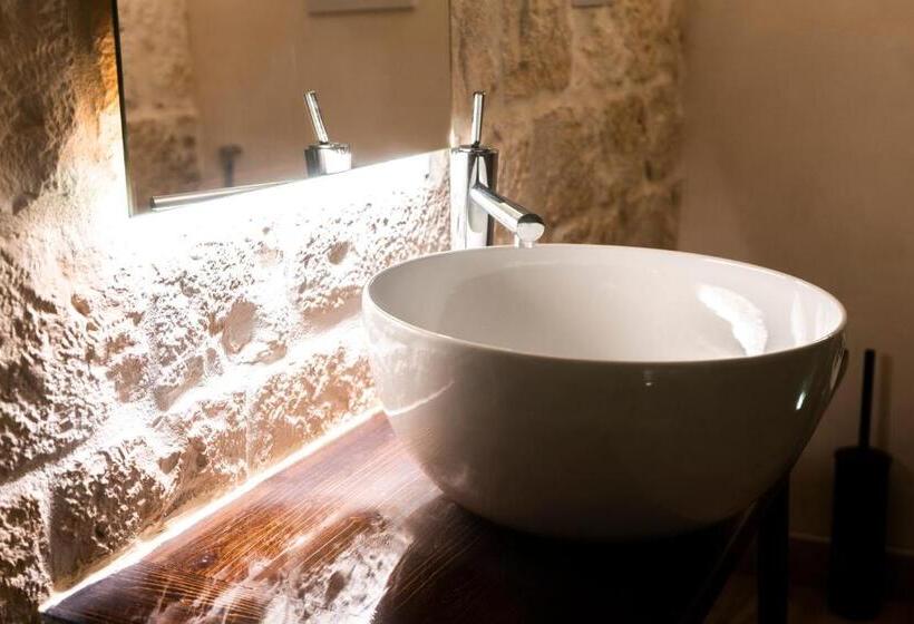 스위트 킹사이즈 침대, B&b Aurelia