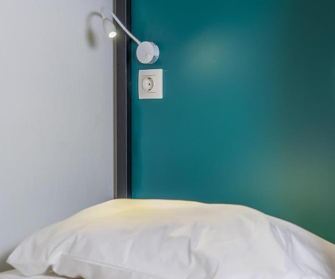 اتاق استاندارد چهارنفره با سرویس بهداشتی مشترک, Intra Muros Hostel