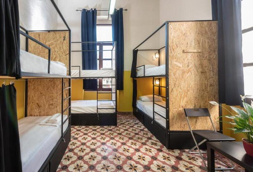 Семейный Номер Совместный Санузел, Intra Muros Hostel