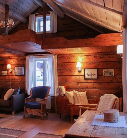 Дом 4 Спальни, å Rorbuer By Classic Norway Hotels